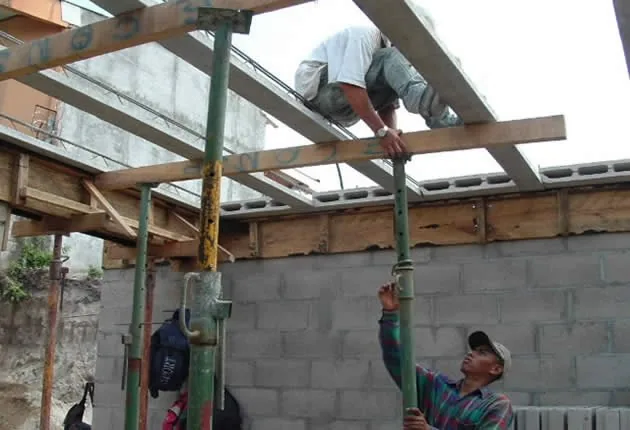 Apuntalamiento de losa con viguetas